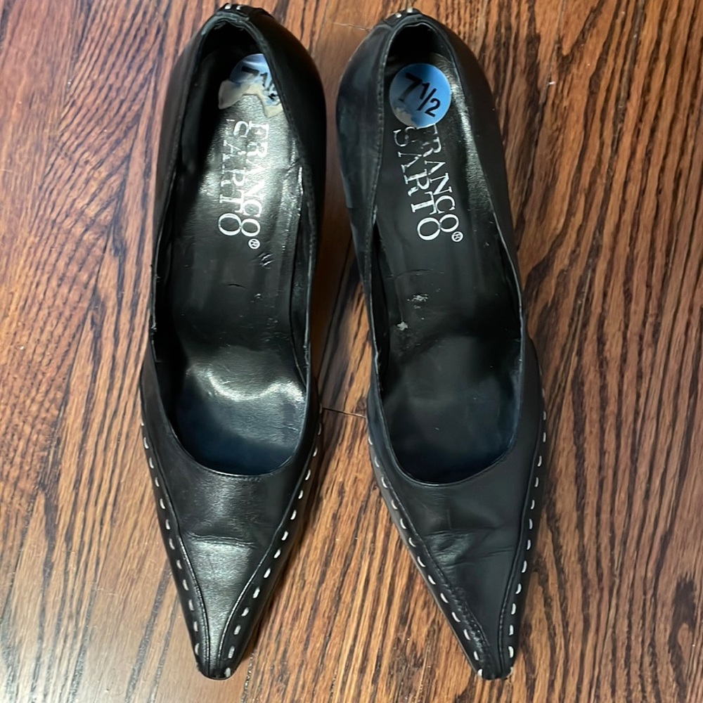 Franco Sarto women’s heels black with accent stitching.Size 7.5 M.Good condition
